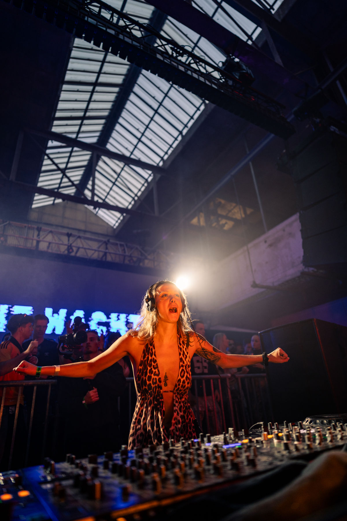 Loading... just a sec